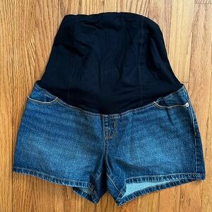 Isabel Maternity Jean shorts size 4 LIKE NEW